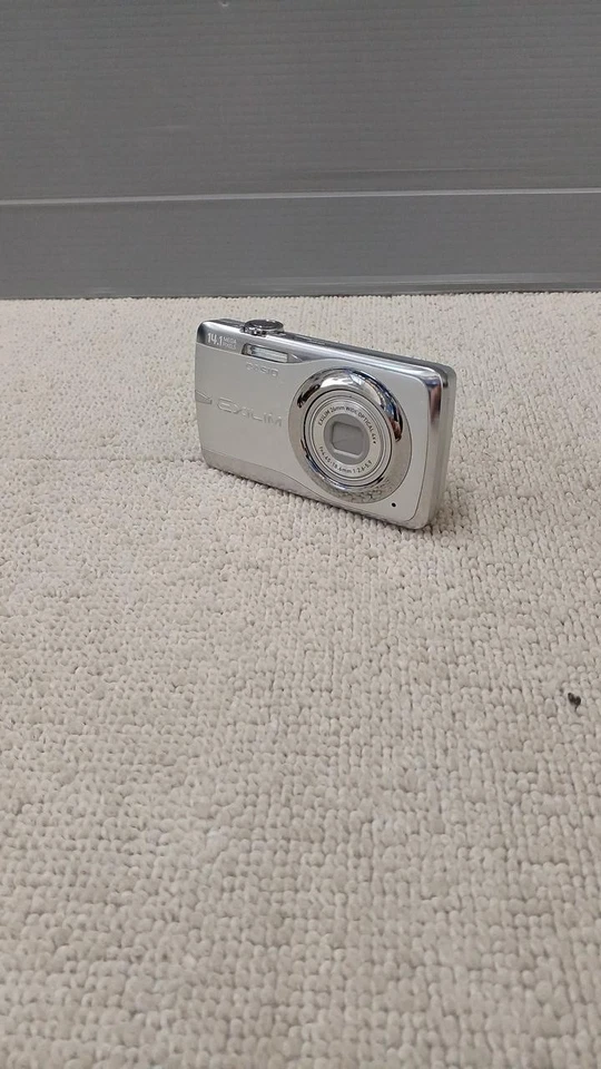 CASIO EX-Z550 digital camera - Good Condition - Image 1 of 4