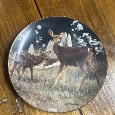 The Danbury Mint Plate Watchful Doe  Deer And Fawn By Bob Travers Vintage 1992 - Image 1 of 4