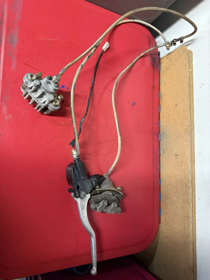 Pinza de freno delantera Polaris Outlaw 500 línea derecha e izquierda cilindro maestro Foto 1 de 2