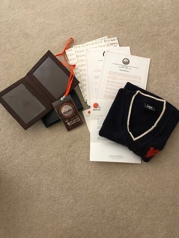 Kosar of Browns Sweater Vest-Lg/Souvenirs from1st Golf Charity Classic-Cleveland Cover