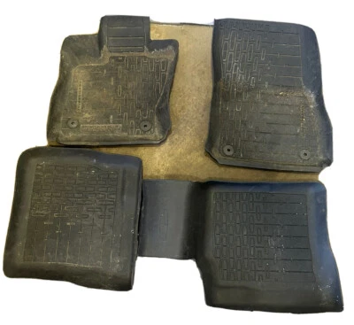 2017-2021 LINCON CONTINENTAL RUBBER FLOOR MATS OEM ✅ - Image 1 of 4