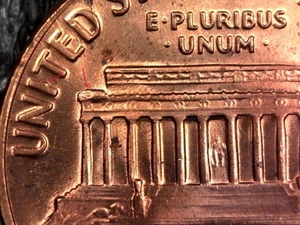1971-D Lincoln Memorial Cent Penny Coin - Die Breaks Error Inv#Z674 - Picture 1 of 4