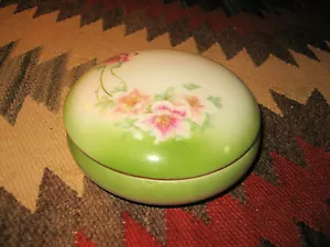 ANTIGUO JSV ALEMANIA TOCADOR DE POLVO FRASCO DECORACIÓN FLORAL BLANCO CON SOMBREADO VERDE COMO ESTÁ - Imagen 1 de 12