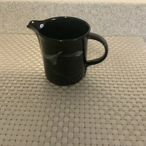 Mikasa Galleria Opus Black FK701 Calla Lily Milchkännchen - Bild 1 von 4