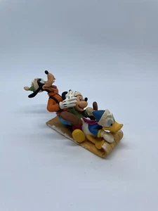 HALLMARK 2009 Schauen Sie unten! Mickey and Friends Keepsake Ornament NEUWERTIG - Bild 1 von 5
