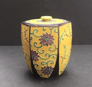 Vintage Japanese Eiraku Wazen Porcelain Jar