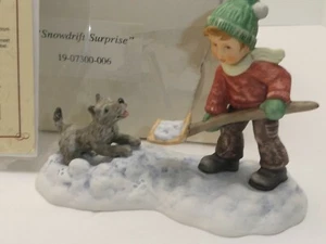 FIGURA DE PORCELANA BERTA HUMMEL SUJETADOR 310 ""SNOWDRIFT SORPRESA - Imagen 1 de 7