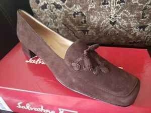 Salvatore Ferragamo brauner Damen-Pump aus Wildleder 0,8 Zoll Gr. 8,5-AAAA UK 9,5 US $ 758 - Bild 1 von 20