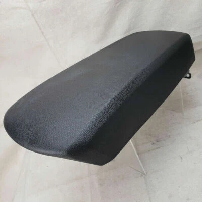 Ford Focus 2009-2011 consola central tapa reposabrazos negro con pestillo y tornillos Foto 1 de 4