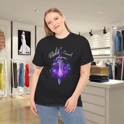 Espada Violeta Hoja Floral Elegante Fantasía Arma Estética Camiseta Foto 1 de 4