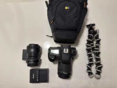 Kit de câmera digital SLR Canon EOS 80D 24.2MP com lente extra adicional e bolsa - Imagem 1 de 4