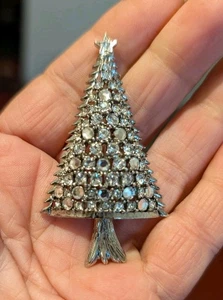 Coro clear Silver rhinestone Christmas tree  brooch - Picture 1 of 4