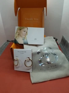 Alicia Bonnie Gold Huggie Ohrringe zierlich CZ Inside Out funkelnde kleine Creolen - Bild 1 von 17