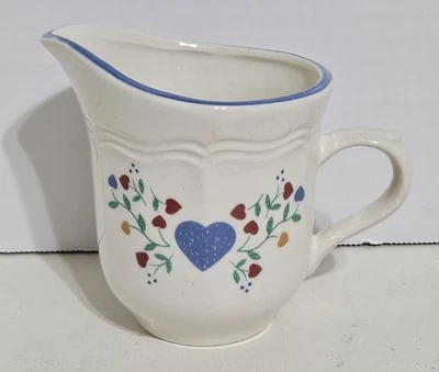 Newcor Legacy Hearts Crema Café Casa de Campo 4" Decoración (algunas manchas de óxido) Foto 1 de 4