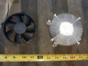 20VV42 CPU COOLER, 90MM 12VDC 380MA FAN ON 3-9/16" DIAMETER X 1-11/16" HEAT SINK - Picture 1 of 5