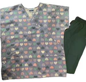 Purple And Green Heart Scrub Set Size S/M - Picture 1 of 14