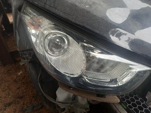 FARO HYUNDAI IX35 2011 O/S LADO DEL CONDUCTOR/LADO DERECHO - Imagen 1 de 1
