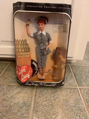 L Love Lucy - Lucy Does A TV Commercial Collector Edition Barbie Doll - Image 1 of 2