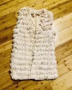 Chelsea and Violet Tan Faux Fur Tiered Vest SZ XS From Dillards Orig $145.00 - Picture 1 of 7