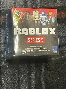 Roblox Serie 9 (¡NUEVO!) Caja Misteriosa Cubo AZUL Figuras de Juguete en Línea Código Virtual - Imagen 1 de 4
