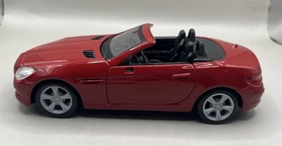 Mercedes-Benz SLK 230 2011 convertible 1:24 diecast rojo Maisto Foto 1 de 4