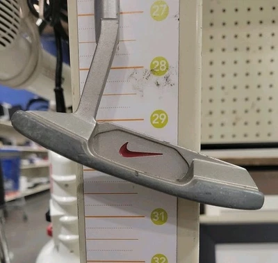 NIKE VRS Youth Junior 29.75”?? Putter Golf Club Right Handed - Image 1 of 4