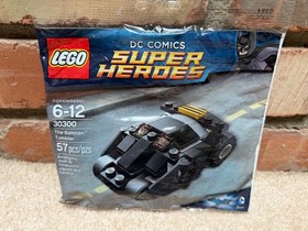 Lego The Batman Tumbler 30300 - DC Comics Super Heroes -- new in sealed package!