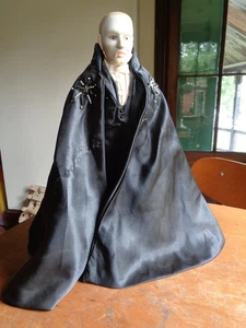 Bambola Fantasma dell'Opera Su Supporto Enesco 15" Edizione Limitata - Foto 1 di 8