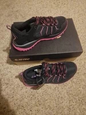 Zapato para caminar senderismo Hi Tec Ultra Terra para mujer, negro y fushia talla 6 nuevo en caja Foto 1 de 4