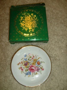 Avon - Happy Holidays 1982 Miniature Collector Plate - Picture 1 of 5