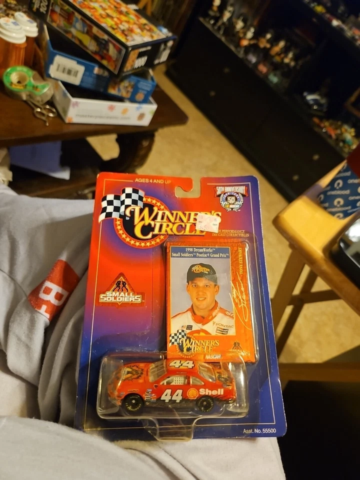 Winner's Circle #44 1998 Tony Stewart 1998 pequeños soldados Pontiac Grand Prix. Foto 1 de 2