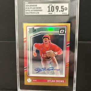 2024 Panini Donruss - Optic Signatures Gold Prizm #136 Dylan Crews (AU, RC) /10 - Picture 1 of 2