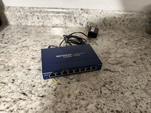 NETGEAR GS108 ProSafe (GS108-400NAS) 8-portowy samodzielny przełącznik Gigabit Ethernet - Zdjęcie 1 z 4