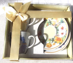 TASSES A CAFE et SOUCOUPES EN CERAMIQUE RENONCULES LOT DE 2EN COFFRET - Picture 1 of 4