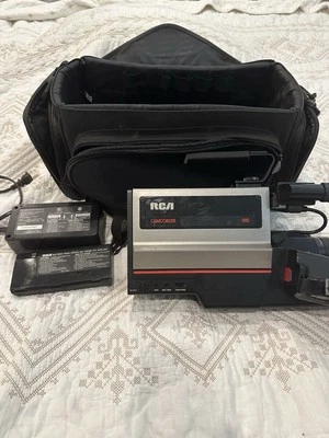 RCA CMR200 VHS Camcorder w/ Accessories - Image 1 of 4