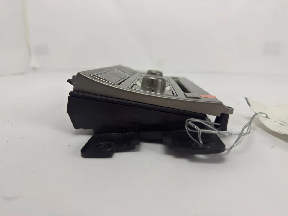 2009-2012 Jaguar XF console central controle climático interruptor de rádio 8X2318C858BF FABRICANTE DE EQUIPAMENTO ORIGINAL - Imagem 1 de 4