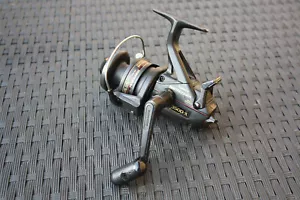 Shimano Baitrunner 3500 Angelrolle Karpfenrute Zander Blinker Feeder Brolly Aal - Bild 1 von 6