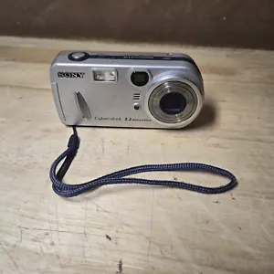 SONY Cyber-Shot DSC-P72 Digital Camera - AA Batteries - Tested - Very Good Cond. - Picture 1 of 6