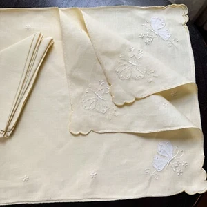Vintage 8er Set Tischsets Servietten Madeira bestickt gelb Leinen Schmetterlinge - Bild 1 von 9