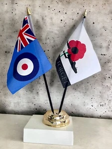 JUEGO DE BANDERA DE LA RAF y RAF PARA QUE NO OLVIDEMOS MESA 2 banderas y BASE DE ORO FUERZA AÉREA - Imagen 1 de 1