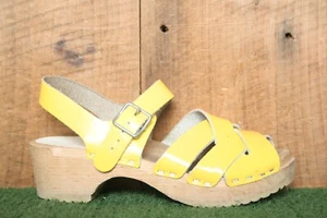 Vintage HANNA ANDERSSON Yellow Patent Leather Wood Heel Sandals EU 32 ≈ US 1 - Picture 1 of 10