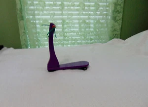 WOULD YOUR 10" DOLL LIIKE TO RIDE ON A SCOOTER? BIN FOR JUST $3.00~I TAKE PAYPAL - Picture 1 of 4
