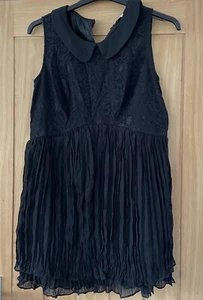 Ladies BNWT Black Party Dress Size 14 sleeveless lace bodice pleated skirt - Picture 1 of 12