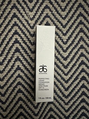 DISCONTINUED Arbonne Perfecting Liquid Foundation PORCELAIN New SPF exp. 9/2023 - Image 1 of 4