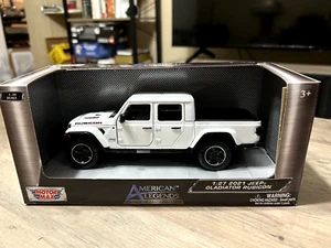 Motor Max 2021 Jeep Gladiator Rubicon Hard Top White - 1/24 - Picture 1 of 5
