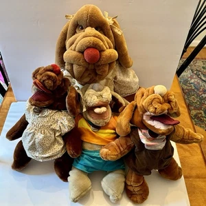 Lot of 4 - 1981  Wrinkles Dog Hand Puppet Ganz Plush Blood Hound Original Outfit - Picture 1 of 23