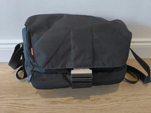 Manfrotto Camera Bag Unika V Messenger Bag Black DSLR Camera - Picture 1 of 10