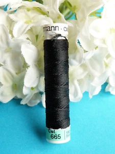 341BBIS SUPERBE BOBINE CORDONNET DE SOIE GUTERMANN DOMO NOIR N° 665 - Imagen 1 de 2