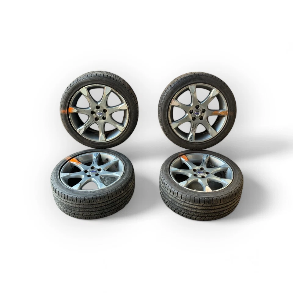 Felgensatz 30778090 Volvo V70 CX-3 18X8J 5X108 ET55 Felgen 30778089 245/40/R18 - Bild 1 von 4