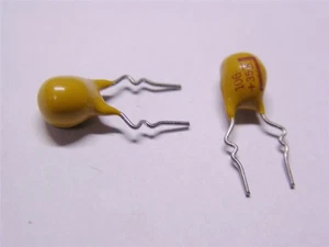 20 Kemet T353 10uF 35V 10% Dipped Tantalum Capacitors - Picture 1 of 1